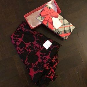 Vera Bradley Scarf, New with tags and gift box